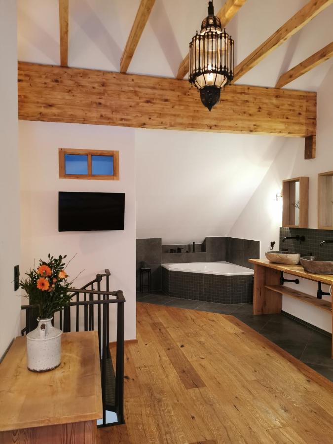 Alte Baeckerei Appartement Bescheid Buitenkant foto